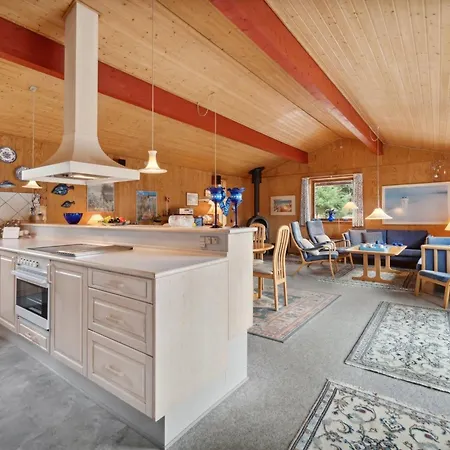 Nada - 200m From The Sea By Interhome
